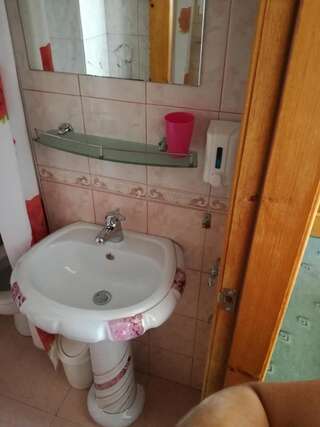 Гостевой дом Guest House Grachenovi Банско Двухместный номер с 1 кроватью и балконом-3