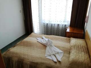 Гостевой дом Guest House Grachenovi Банско Двухместный номер с 1 кроватью и балконом-7