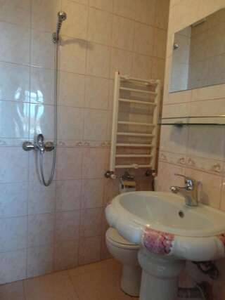 Гостевой дом Guest House Grachenovi Банско Двухместный номер с 1 кроватью и балконом-10